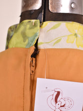 Load image into Gallery viewer, close up of closure at back of neck