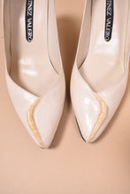Load image into Gallery viewer, Ivory 80s Leather Pumps By Martinez Valero, 7.5
