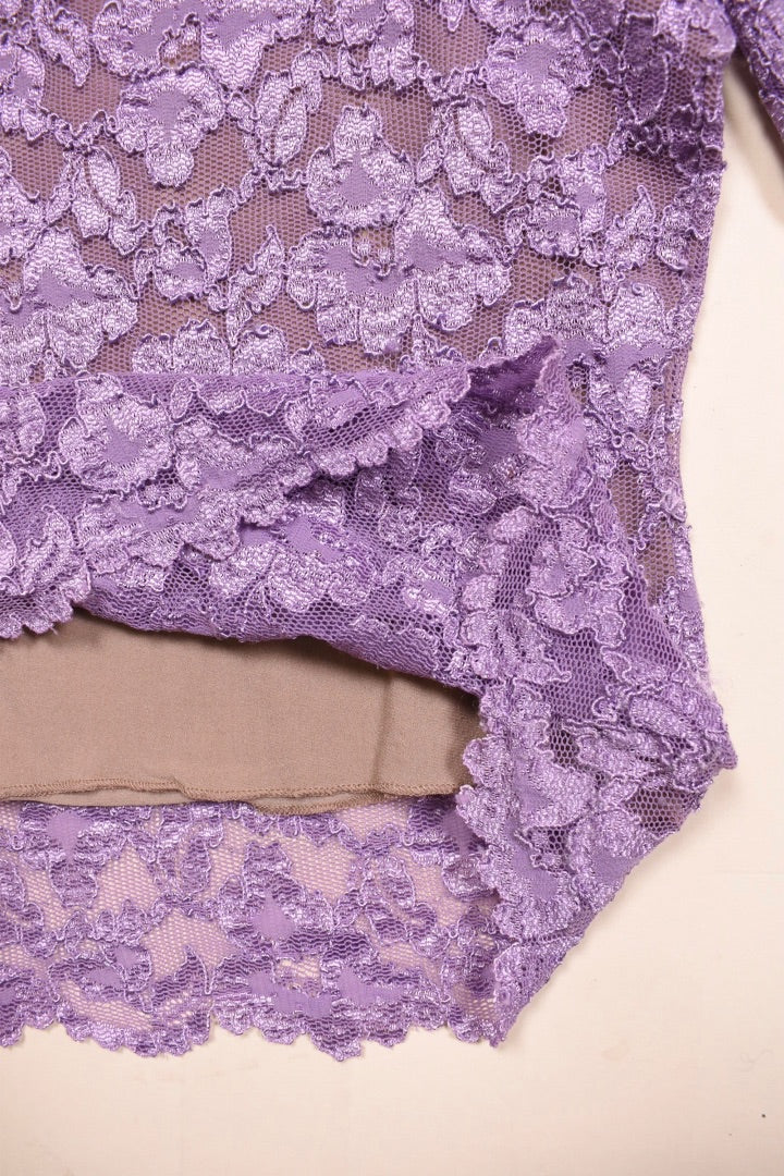 Purple Lace Mesh Scoopneck Top By Hanky Panky. Close up of liner and modesty panel.