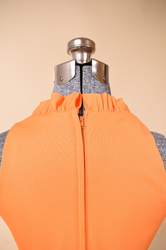 Orange 70s Ruffle Trim Gown, XS/S: Zipper Closure Detail