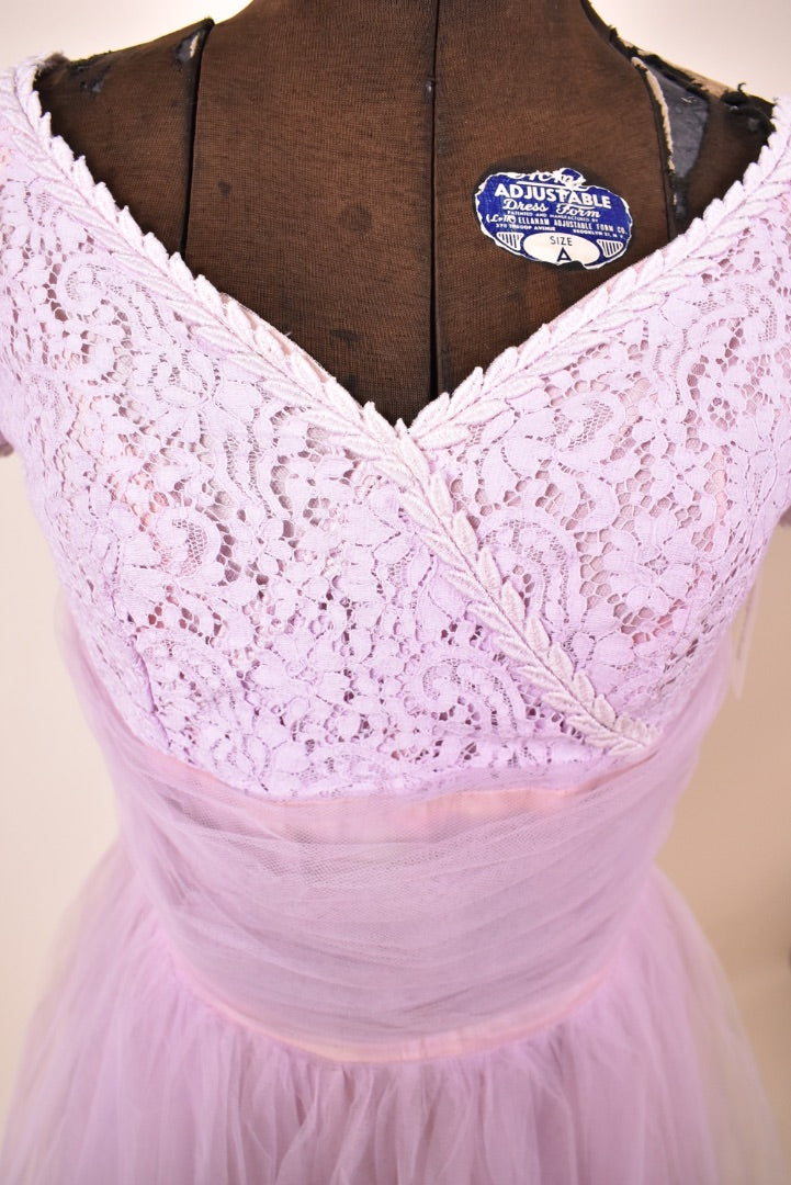 1960s Lilac Lace Prom Dress bodice 