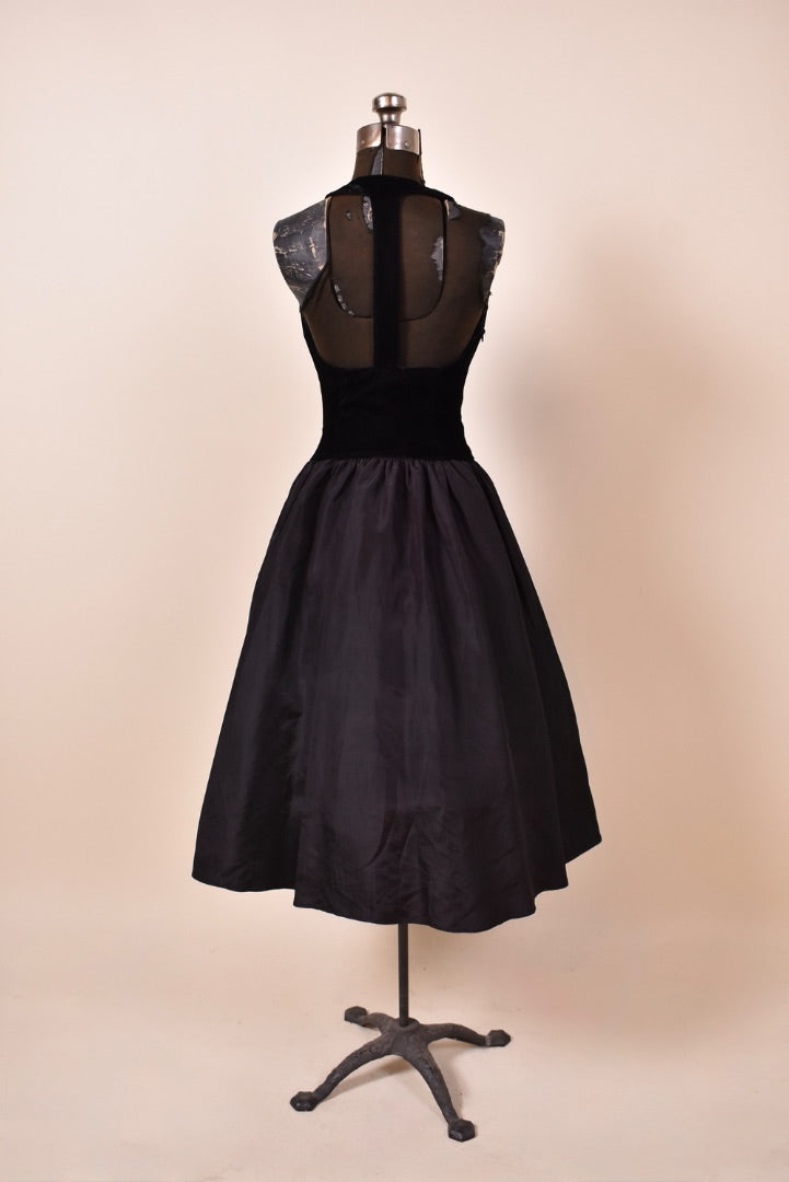 Black Velvet Open Back Party Dress By Gunne Sax THE VAULT COLLECTIVE & ELSWHEN ELSEWEAR Black Velvet Open Back Party Dress By Gunne Sax THE VAULT COLLECTIVE & ELSWHEN ELSEWEAR