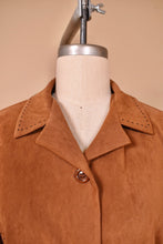 Load image into Gallery viewer, Vintage brown faux suede cowgirl western set is shown in close up. This set has dark brown western stitching on the collar.
