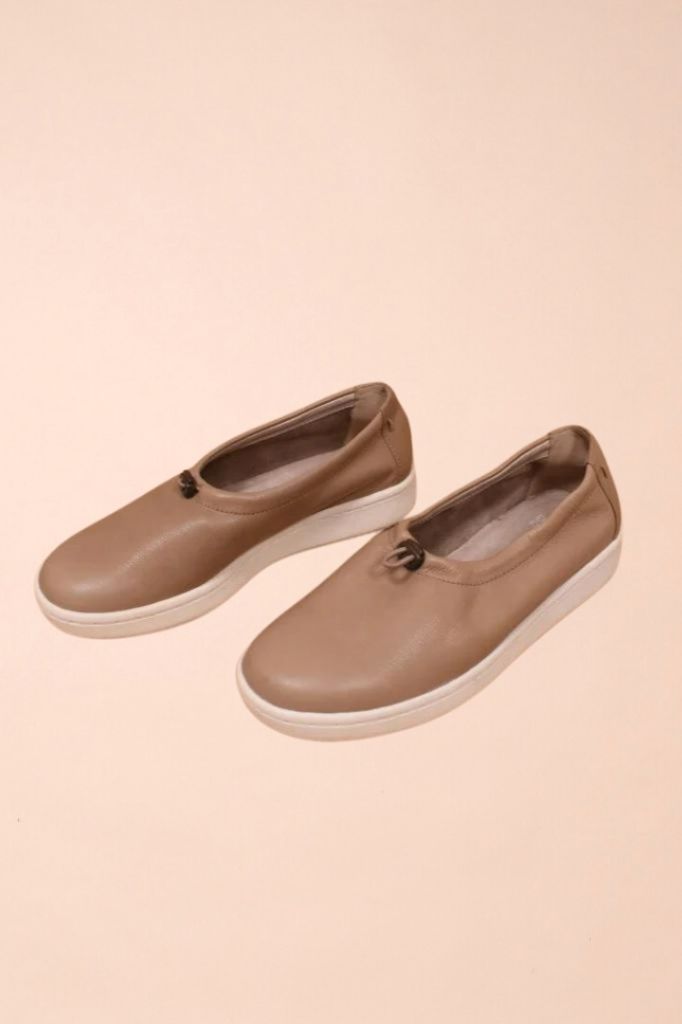 Taupe Leather Flats By Eileen Fisher, W5