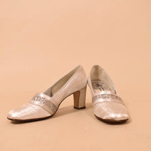 Load image into Gallery viewer, Silver Heels, by Nanette Imperials, 6.5
